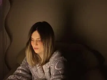 _esmeraldiyaa_'s Thumb Image