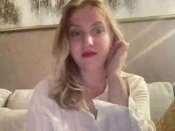 cosmo_blondiee Image 2