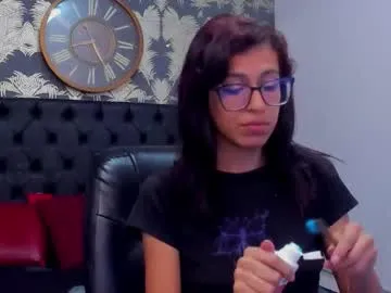 emily_loperaa Image 2