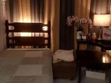 justine_hunk Image 10