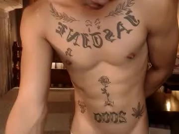 justine_hunk Image 7