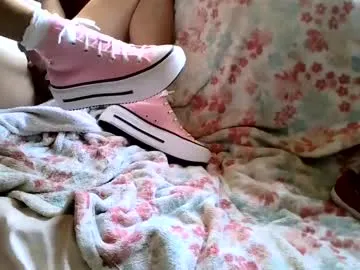 kinkysneakergirl Image 2