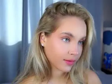 lipswithsmileonthem Image 7