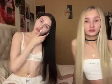 lustytwins Image 9