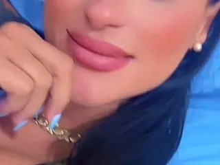 Latinagirld's Thumb Image