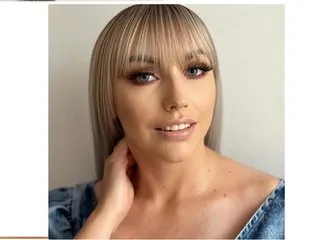 RoseLyinne's Thumb Image